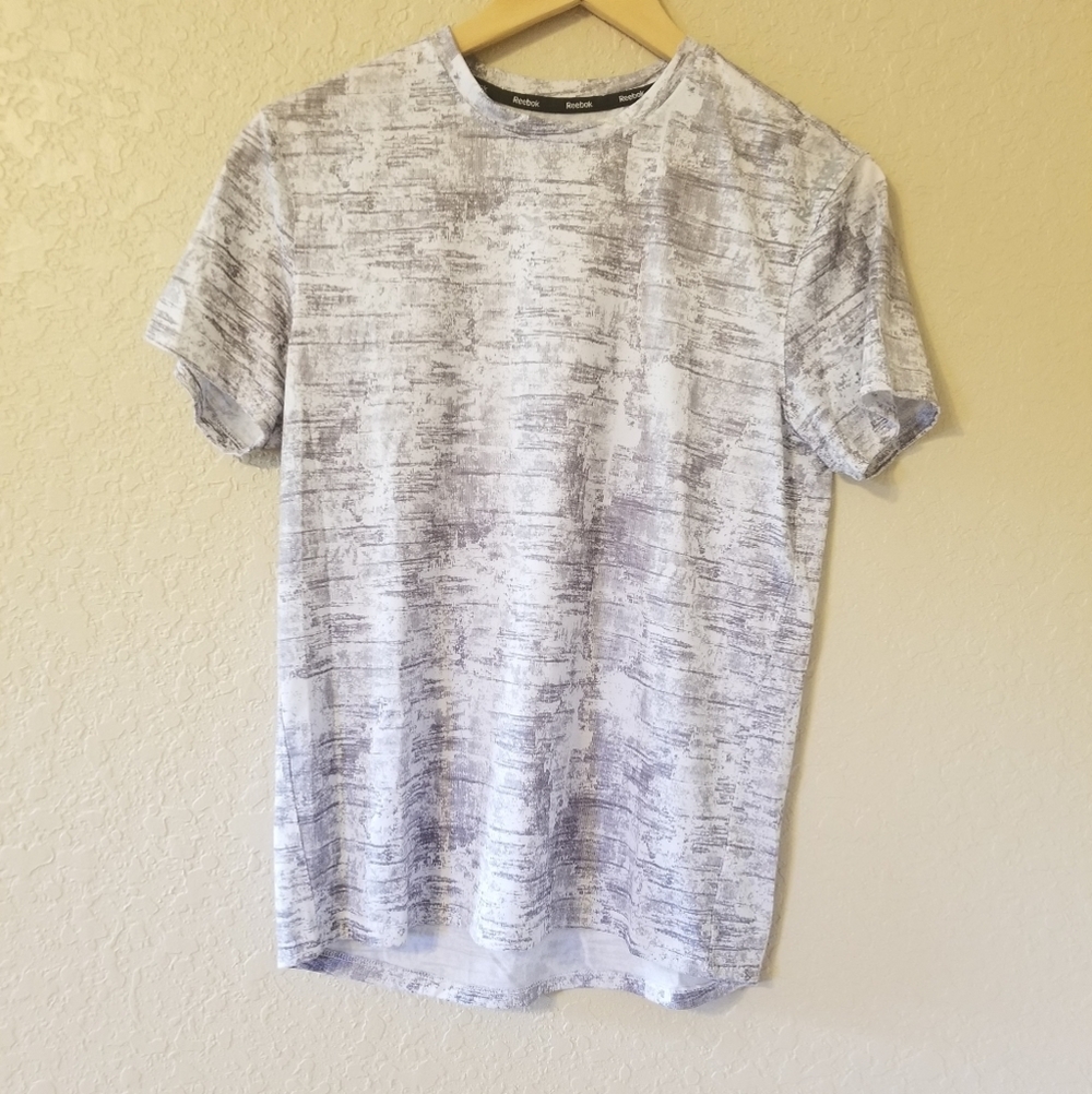 Reebok athletic‎ tshirt